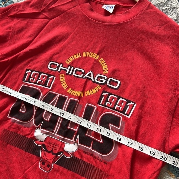 Vintage Chicago Bulls NBA ‘91 Division Champs Tee Shirt In Red - Size XL - Picture 12 of 13